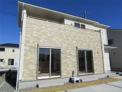 【外観：施工例】 | ブルーミングガーデン甲府市東下条町2期 | 新築戸建：甲府市東下条2期【2号棟】
土地面積：65.24坪　建物面積：33.30坪