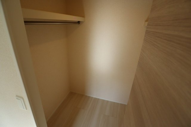 グランテージ海神Aの収納|ウォークインクローゼットです