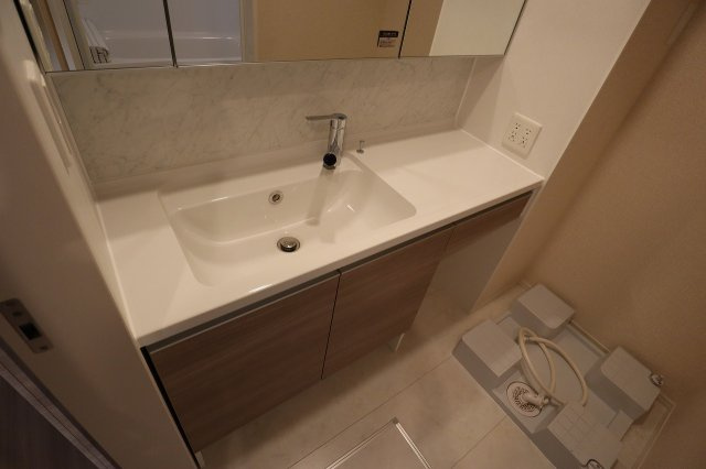 グランテージ海神Aの洗面所|明るい洗面所です