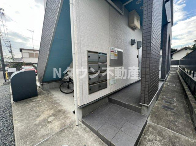 【エントランス】 | Casa kamiyu | 清潔なエントランスです