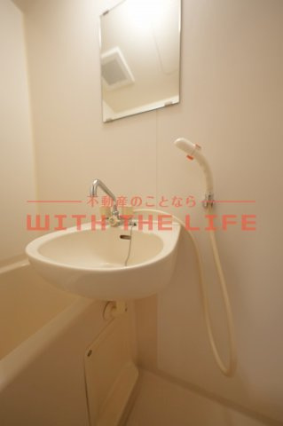 朝日プラザ久留米Ⅱ【キャッシュバック対象物件】の独立洗面台|朝の支度にも助かる、独立の洗髪洗面化粧台