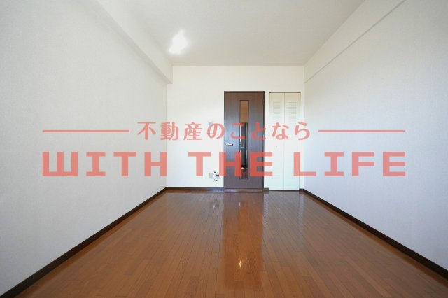朝日プラザ久留米Ⅱ【キャッシュバック対象物件】の居間・リビング|こちらの居間で趣味の時間をお楽しみください