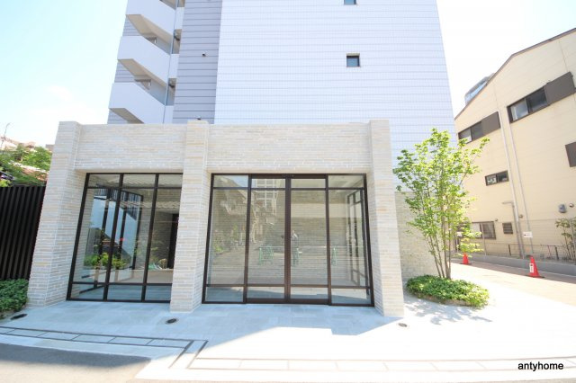 レジュールアッシュ梅田ＮＥＸ　仲介手数料無料のエントランス