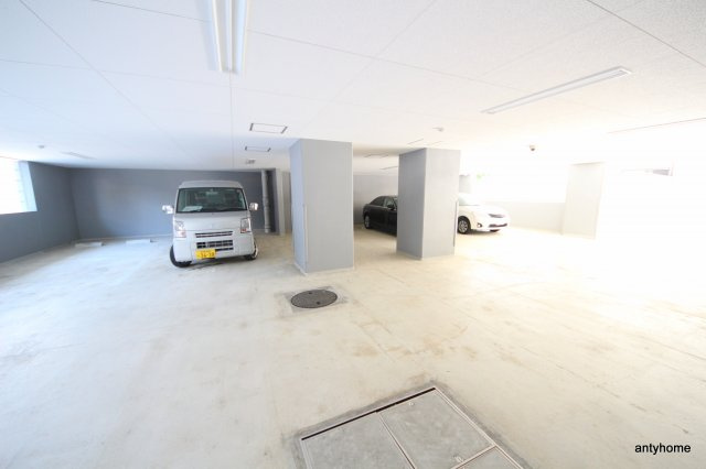 レジュールアッシュ梅田ＮＥＸ　仲介手数料無料の駐車場