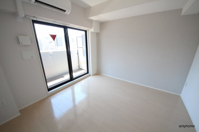 レジュールアッシュ梅田ＮＥＸ　仲介手数料無料の居間・リビング