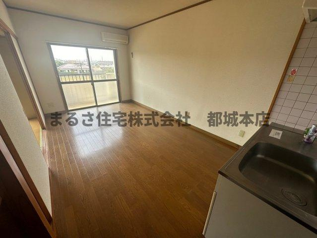 ピアコート旭21の居間・リビング