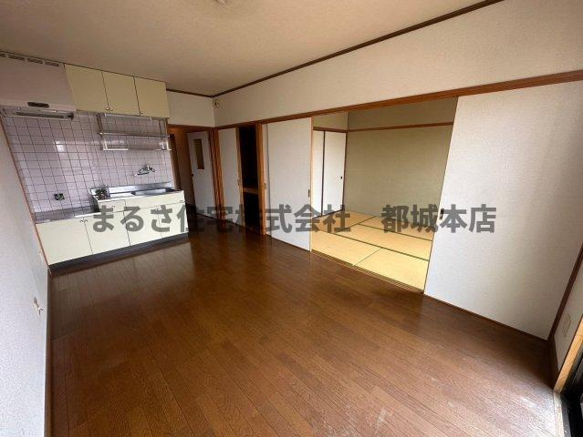 ピアコート旭21の居間・リビング