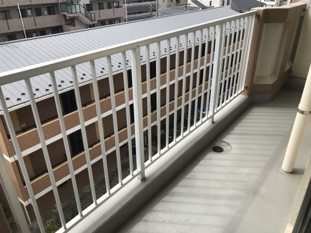 市川グリーンタウン第二ミズホのバルコニー