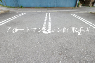 【駐車場】