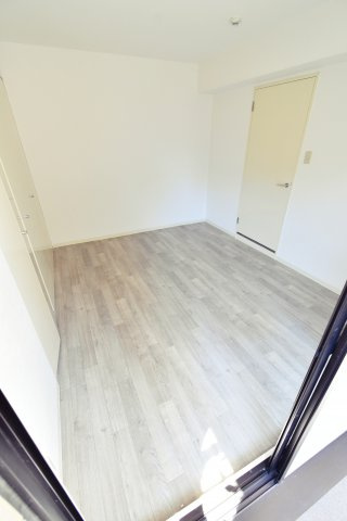 ファミーユ桜川の洋室