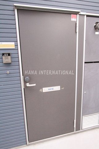 ヒルズ羽根木の玄関