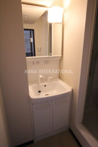 ヒルズ羽根木の独立洗面台