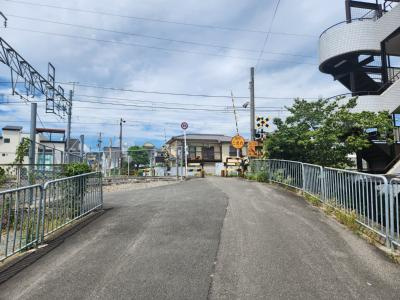 グレース嵯峨の周辺|前面道路