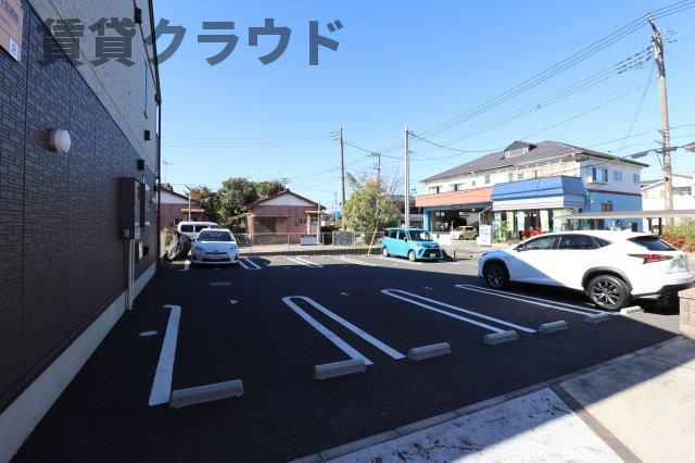 クロシェットⅢ番館の展望|駐車場があるので、車を買う予定の方も安心です
