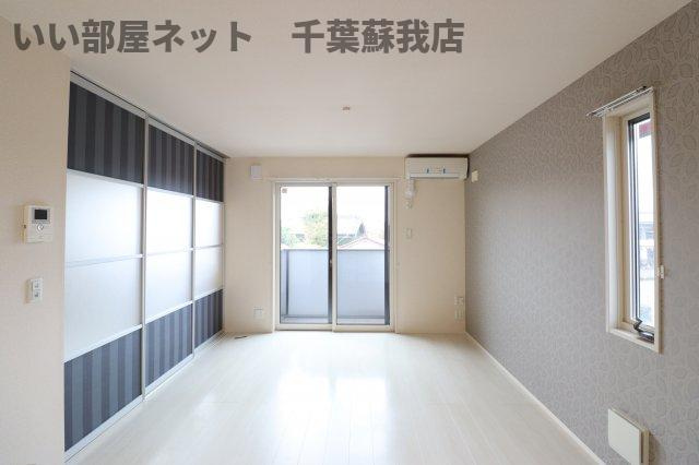クロシェットⅢ番館の居間・リビング|こちらの居間で趣味の時間をお楽しみください