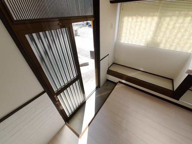 垂水区東垂水2丁目22-4テラスの玄関