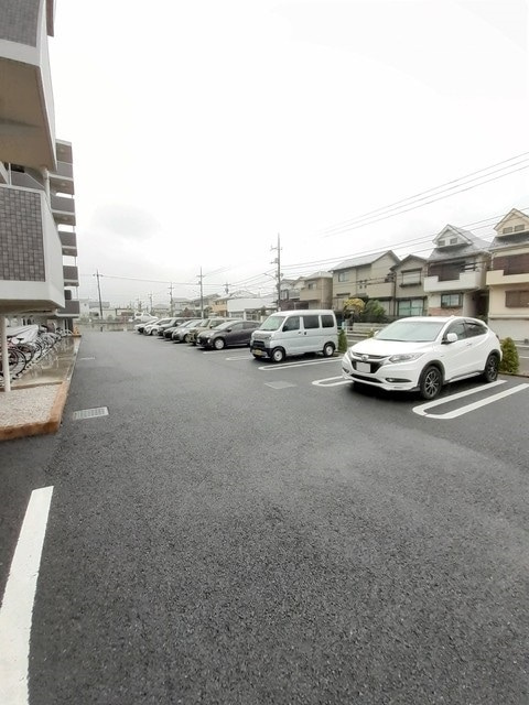 アイビーコート武蔵野の駐車場