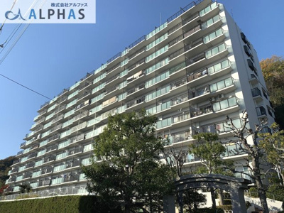 【外観】 | コープ野村高取台 | 令和５年１月リフォーム完成♪シャッターのある車庫権利付き！！