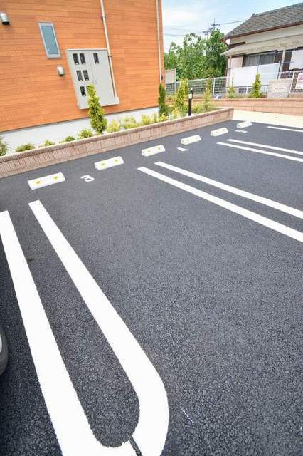 ベルメゾンの駐車場