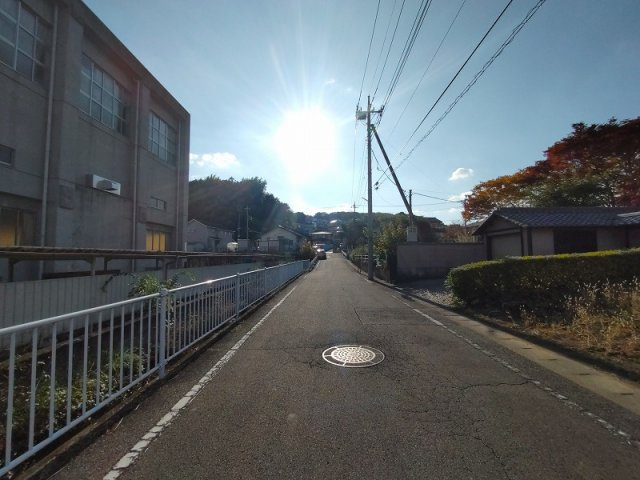 高崎市八千代町売地の前面道路含む現地写真