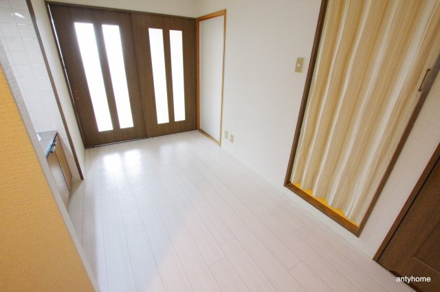 サンフェスタ　仲介手数料無料の居間・リビング