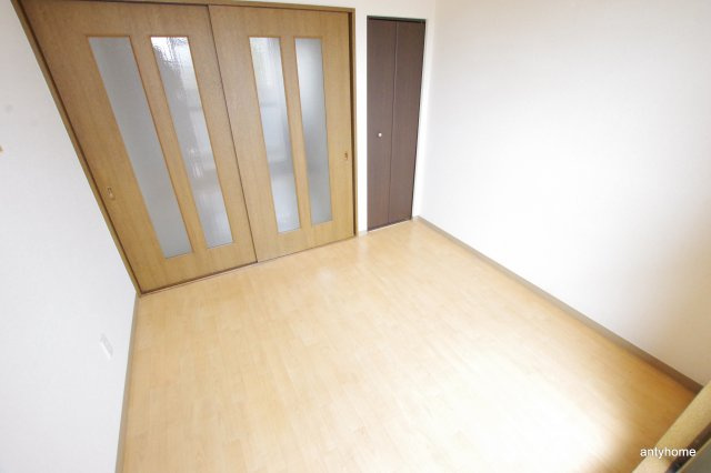 サンフェスタ　仲介手数料無料の寝室