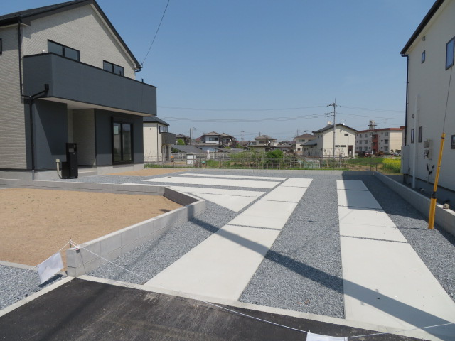 高崎市吉井町吉井21-1期（全5棟）2号棟の駐車場|駐車場の用意があります