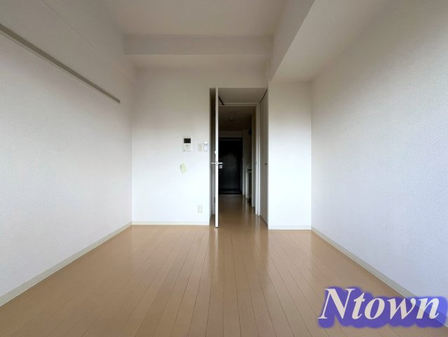 【居間・リビング】 | プレサンス金山グリーンパークス | こちらのリビングで趣味の時間をお楽しみください