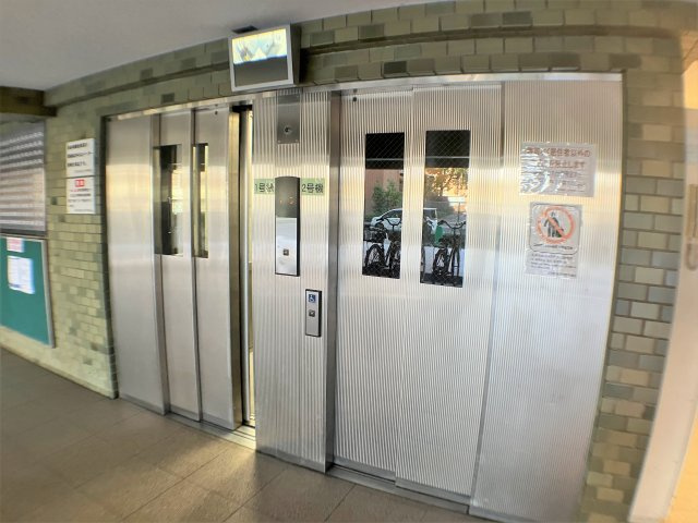 ◆烏丸線「くいな橋」駅徒歩８分、京阪「竜谷大前深草」駅徒歩９分◆リフォーム済み３ＬＤＫ◆深草西浦住宅のその他共用部分|エレベーター