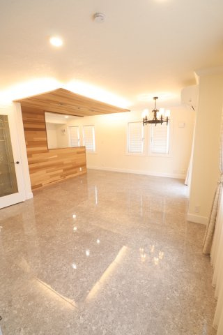 凛樹　Offenの居間・リビング