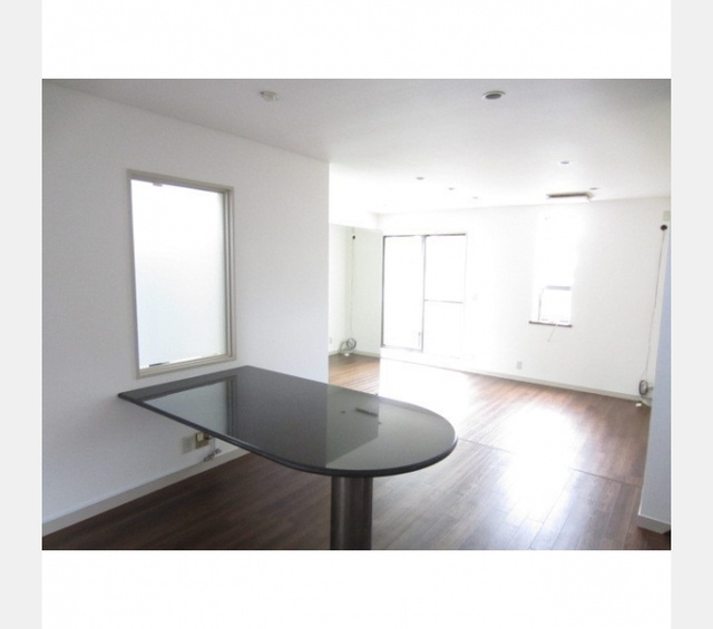 荏田西５丁目貸家の居間・リビング|前回募集時の写真です。