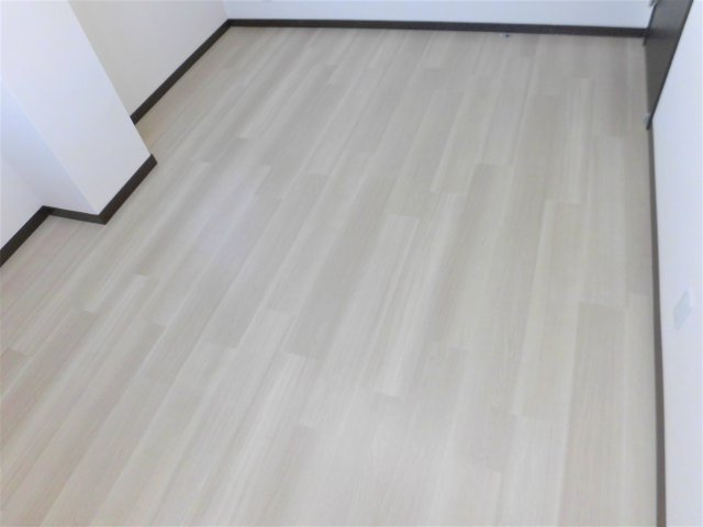 シティハイツ三本木の洋室