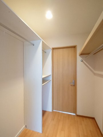 岸和田市尾生町６丁目のテラスの収納|小物を収納するのに便利です