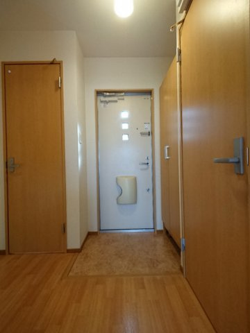 岸和田市尾生町６丁目のテラスの玄関|毎日通る玄関はこちらです