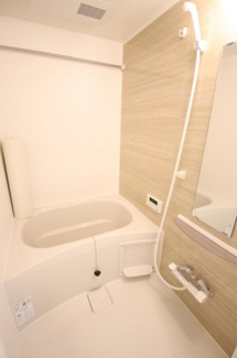 【浴室】 | D-room内山Ⅱ | 落ち着いた空間のお風呂です