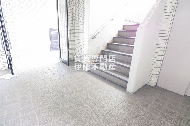 エスペランサ西杉のエントランス