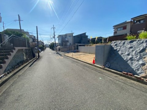 【建築条件付き土地】グラッド・タウン招提中町　２期の前面道路含む現地写真|■閑静な住宅街で昼も夜も静かですよ♪♪