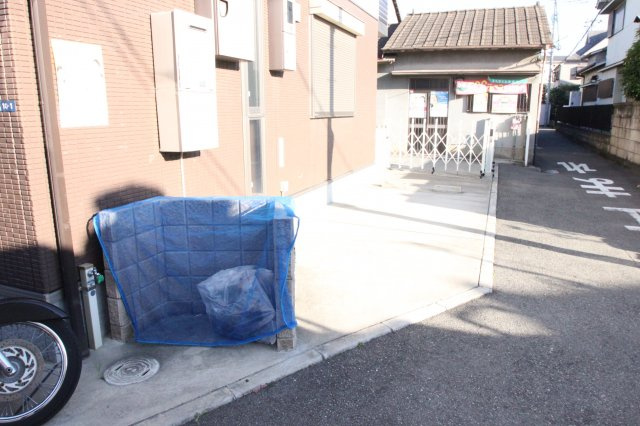 カルテット本澤の駐車場