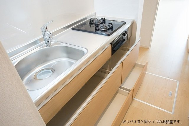 Ｋ－ハリウッドのキッチン|コンパクトなキッチンで掃除もラクラク