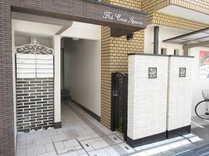 池田市城南２丁目の賃貸マンションのエントランス