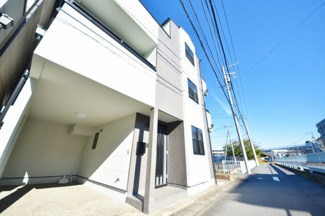 【前面道路含む現地写真】 | 前面道路含む現地写真です