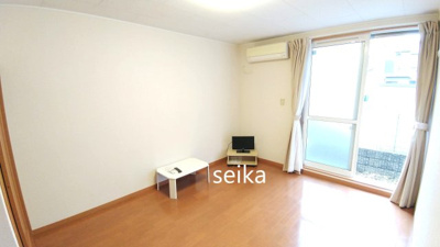 【内装】 | シャルマン | １階はフローリング、２階はカーペット