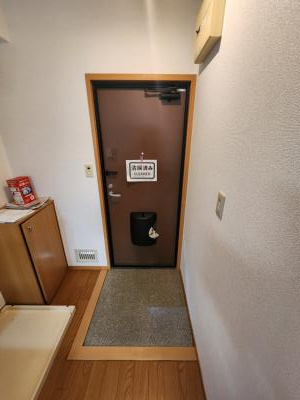メゾンアクシスの玄関