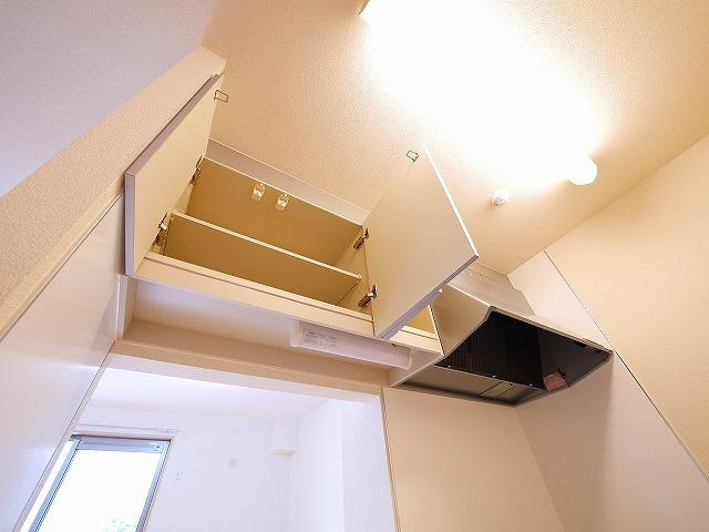 ココ・マールのキッチン|コンパクトなキッチンで掃除もラクラク