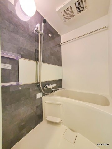 プレサンス OSAKA 姫里エンファシス 仲介手数料無料の浴室