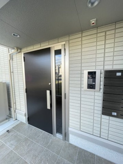 【エントランス】 | 落ち着いたエントランスです