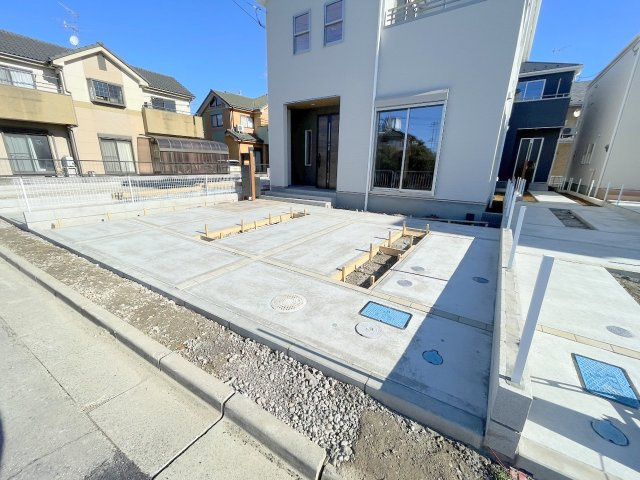 三郷市鷹野1丁目　新築戸建　全7棟　3号棟の駐車場|カースペース2台駐車可能です！