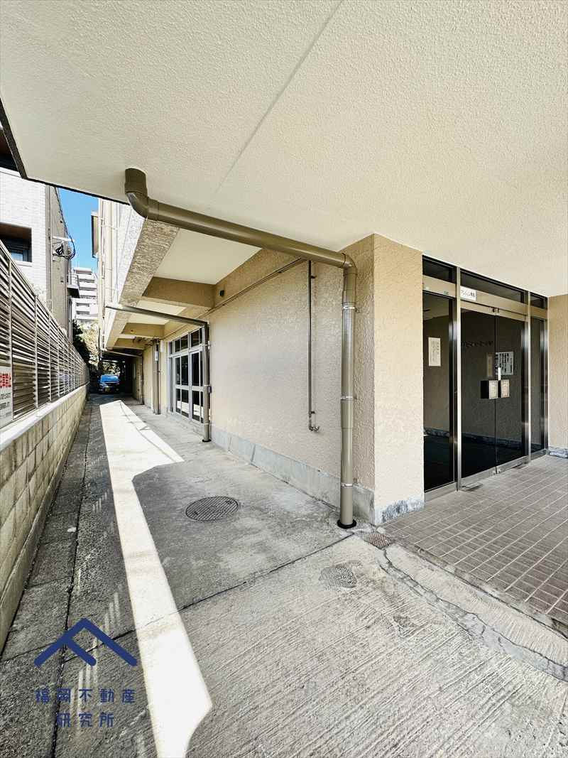 マンション鳥飼のエントランス