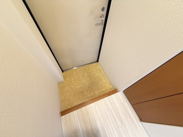 ローズパーク参番館の玄関|＊他号室参考写真