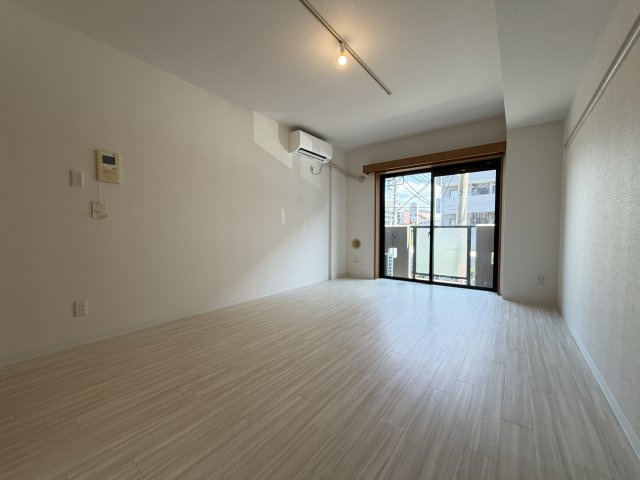 ローズパーク参番館の居間・リビング|＊他号室参考写真